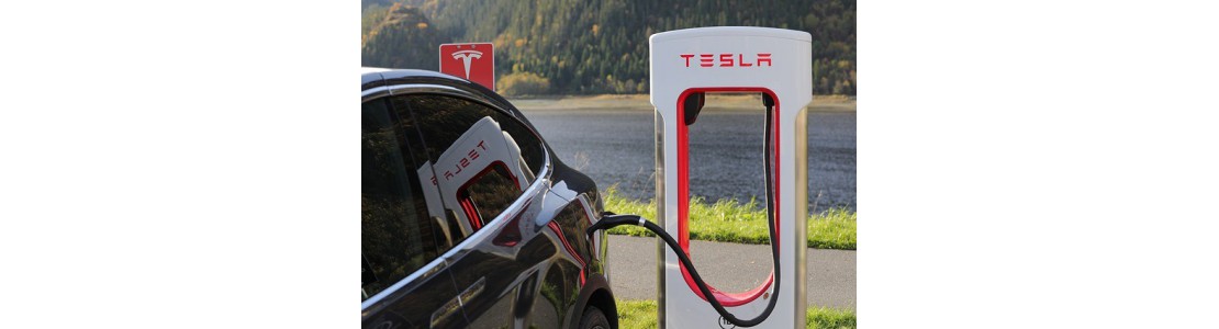 1000x1000-1476779436-tesla-1738969-640
