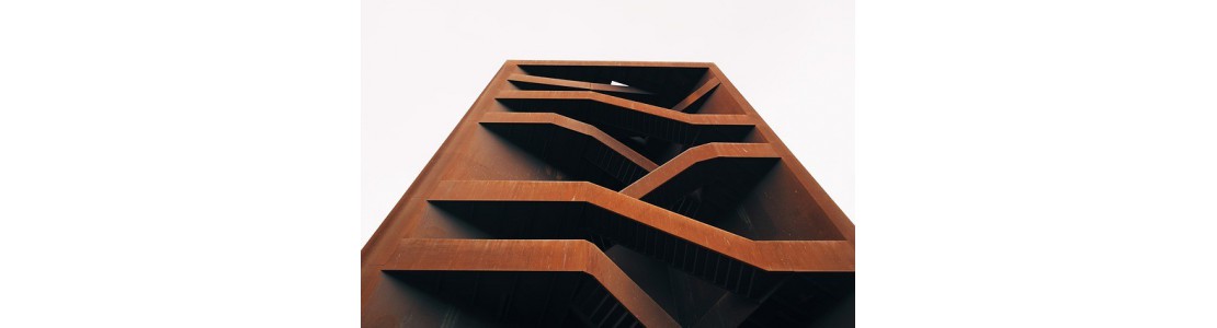 1000x1000-1476878351-staircase-918841-640